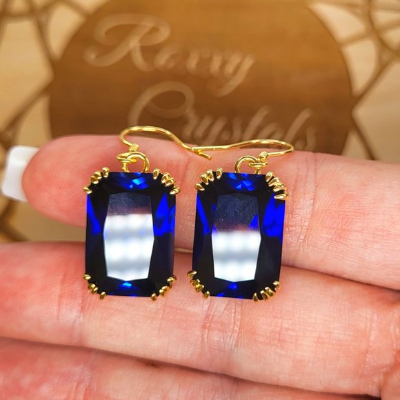 Beautiful Blue Sapphire Earrings dangle vintage style 24K....